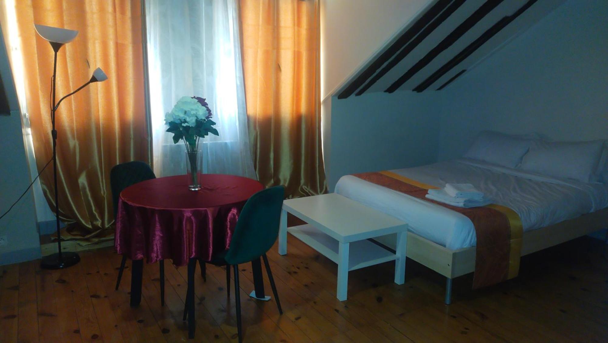 Dames De Montmartre Apartment